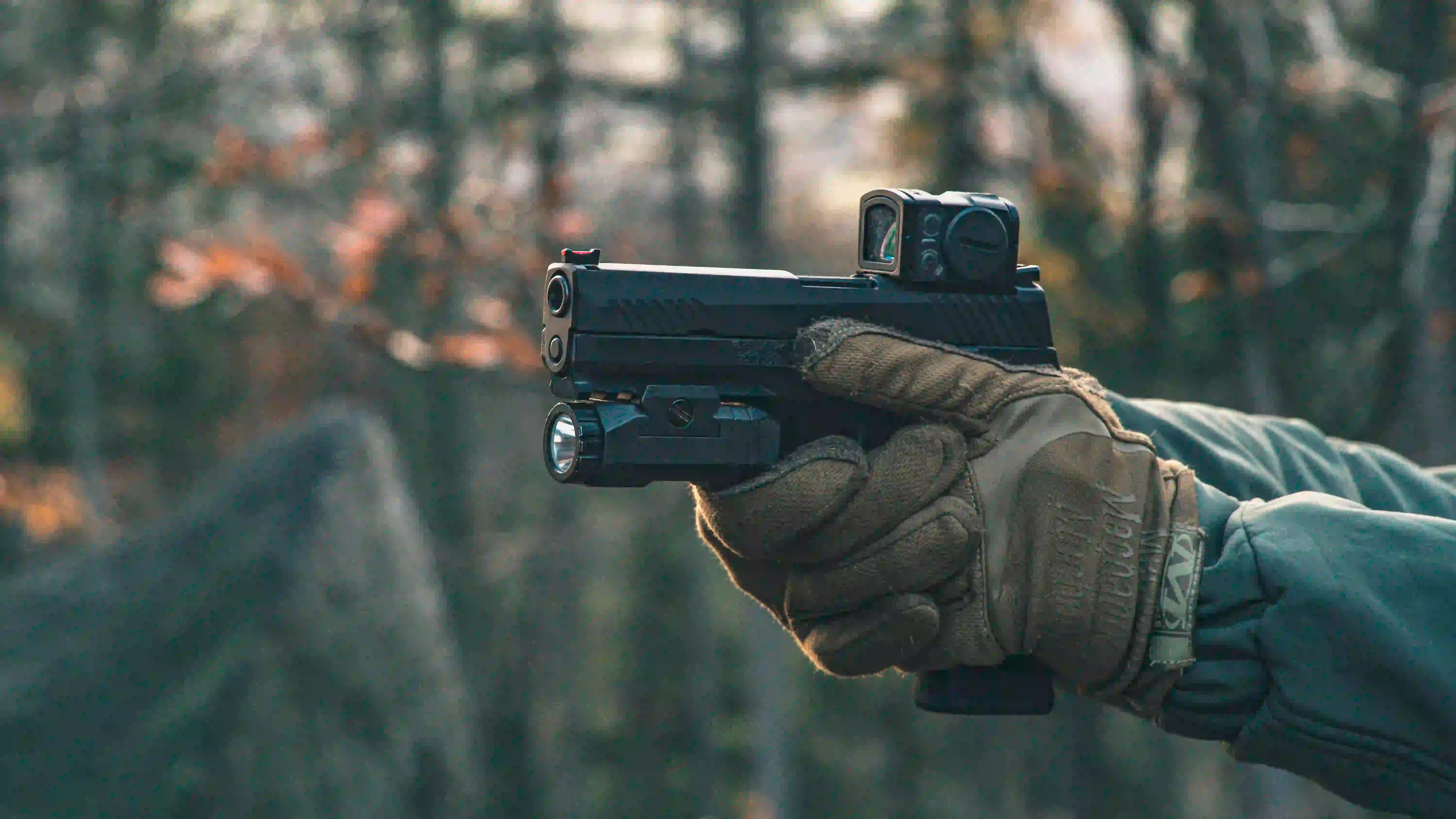 Aimpoint Acro P-2 on Glock shooting outdoors